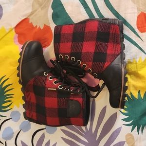EUC Sorel Plaid/ Leather Booties